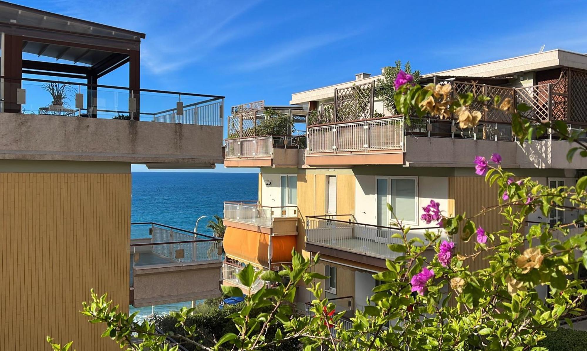 Tre Ponti Beach Apartment - Terrazzo Vista Mare Sanremo Exterior foto